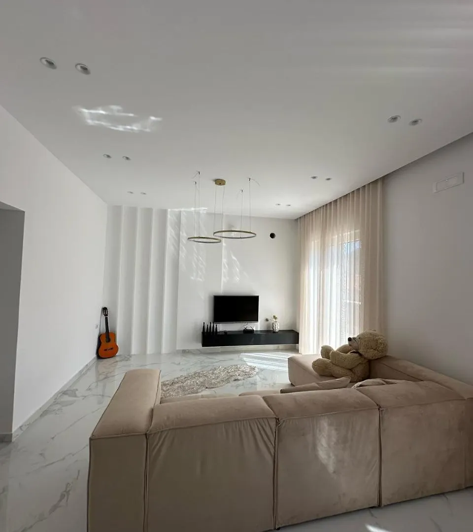 Home Deluis Gramsh Apartment